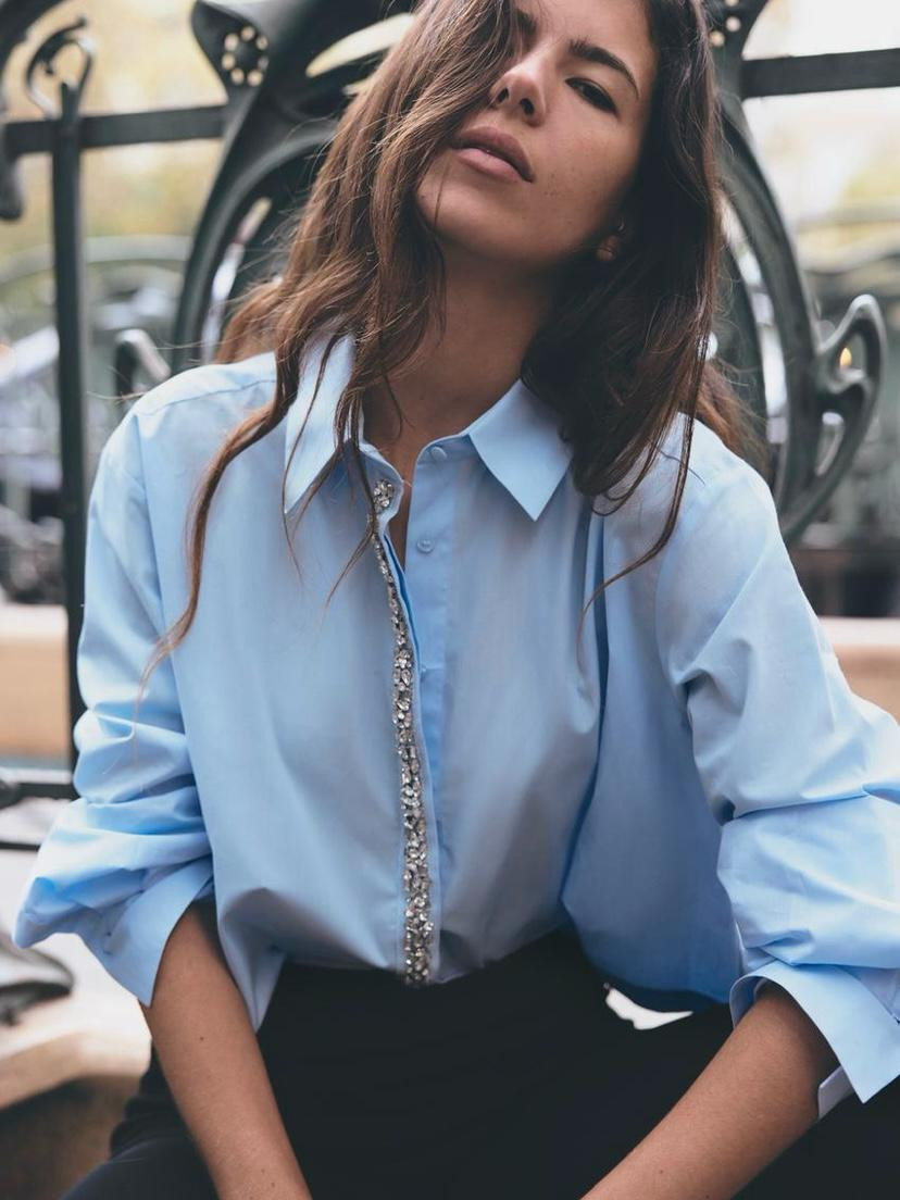 Camisa con detalle